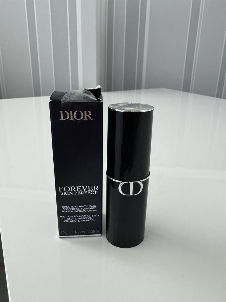 Тональний  ( стік ) Dior