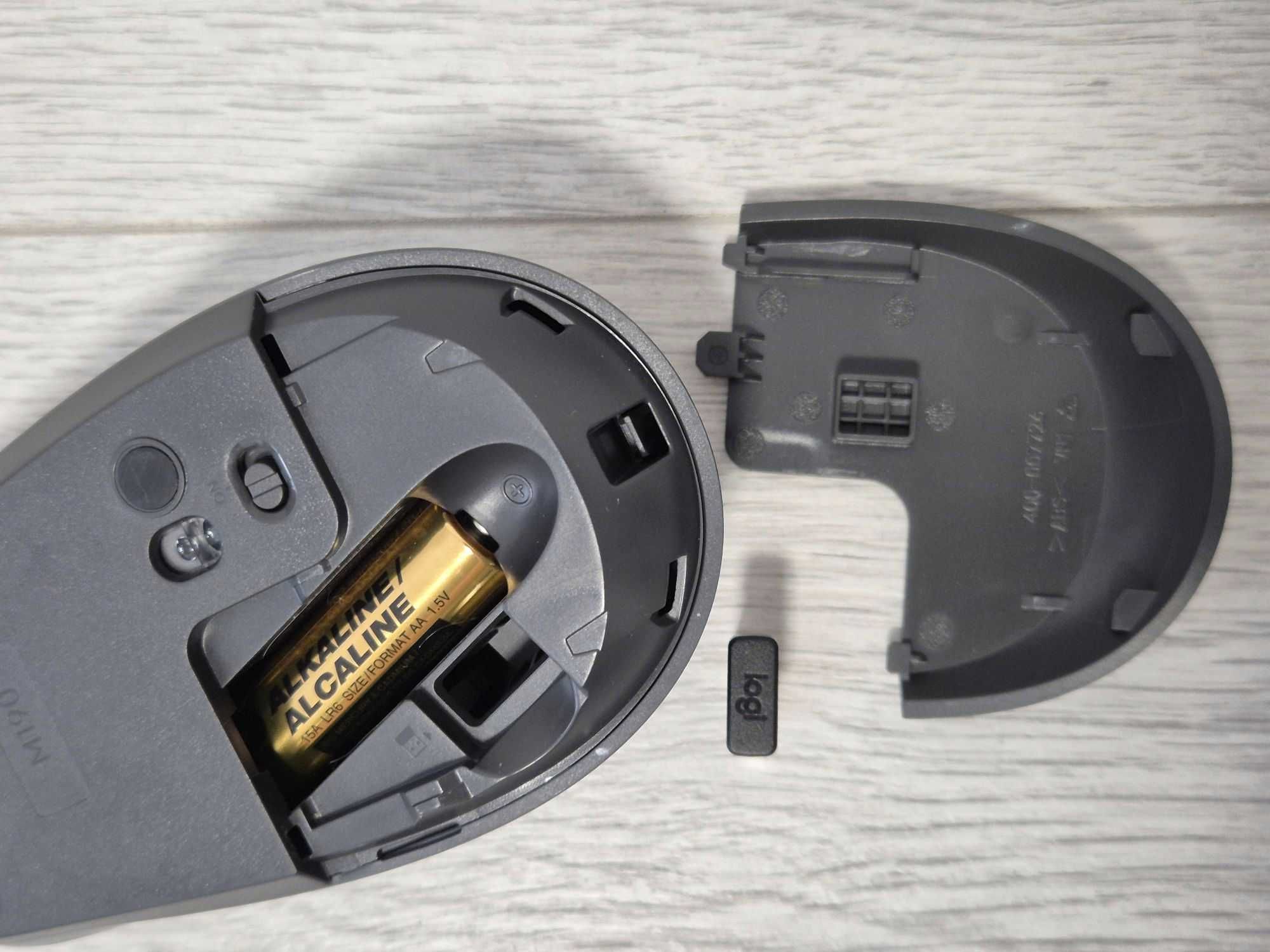 якісна бездротова мишка Logitech M190 Wireless в ідеалі