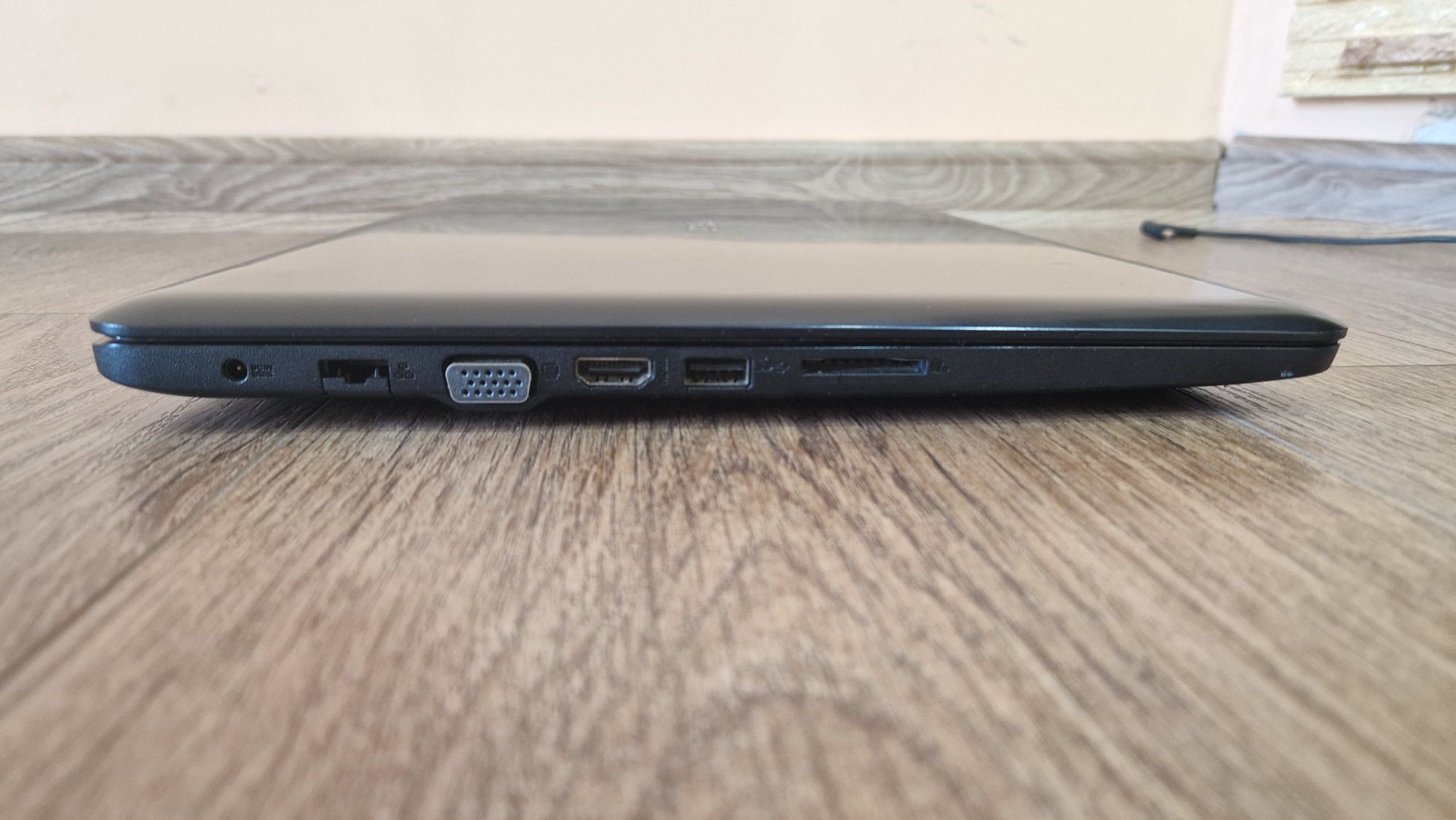 Ноутбук Asus E502S