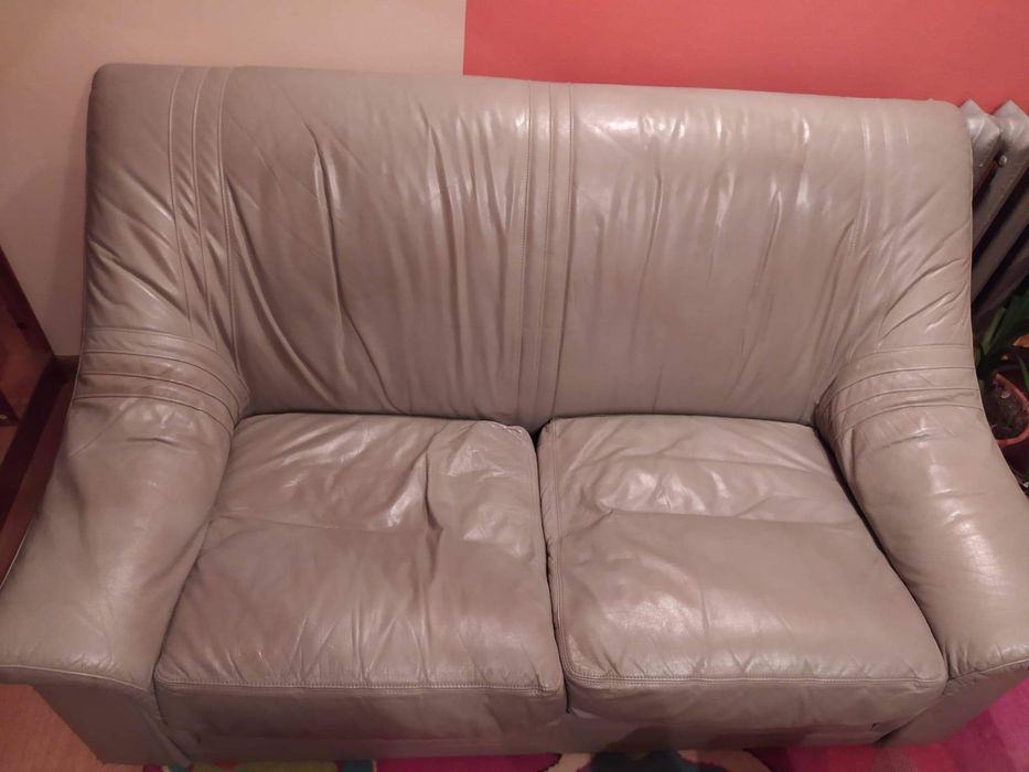 Sofa do salonu. Widoczna na zdjęciu