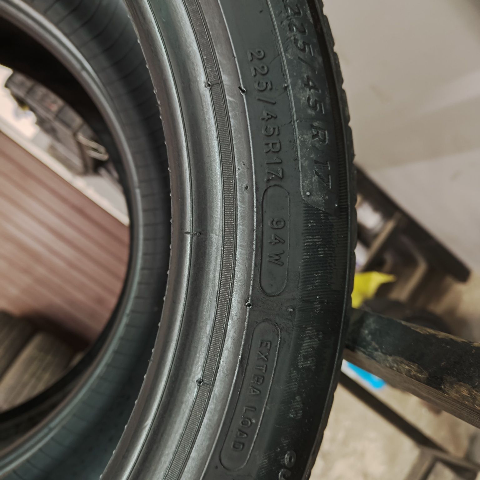 225/45/17 XL Sprzedam parę opon letnich Michelin