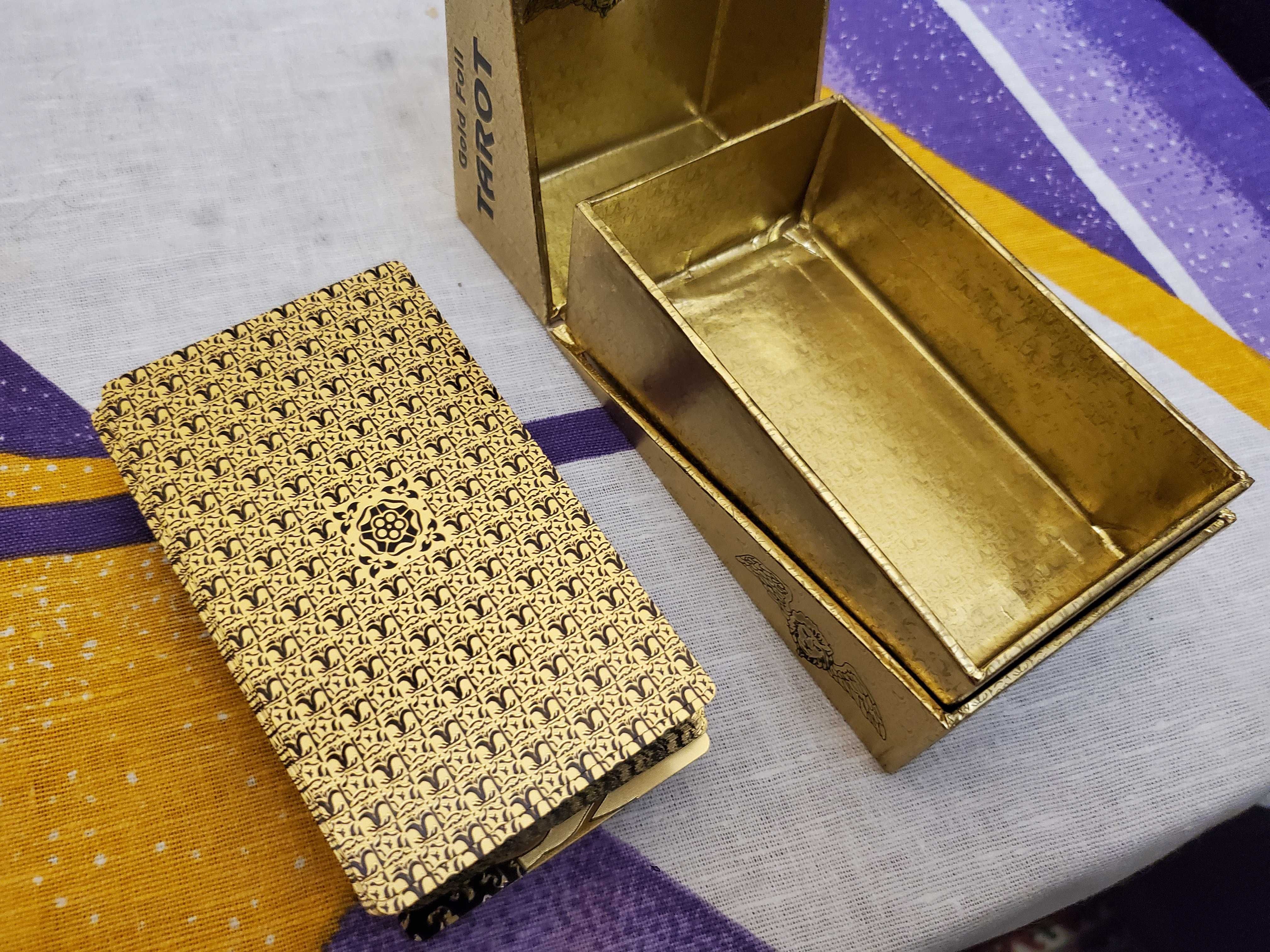 Колода пластиковых карт золотое таро "Golden Foil Taro"