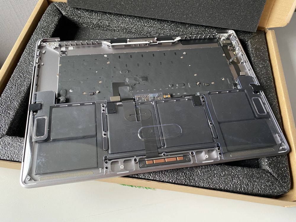 Top Case Apple Macbook Pro 15 2019 Space Grey p/n 661-13163 новий