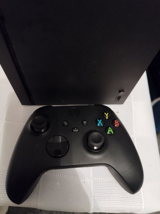 Xbox series x, pad, okablowanie, gra