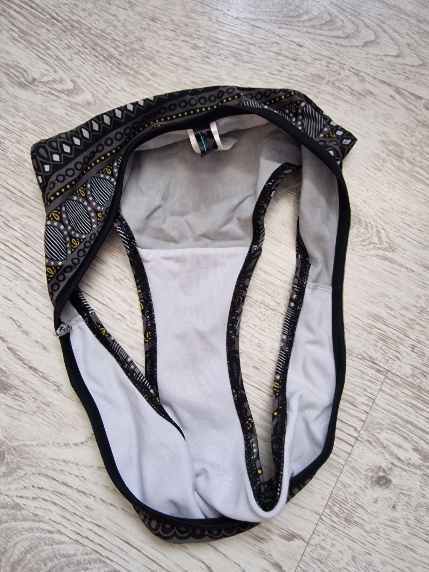 Majtki do stroju  kąpielowego  bikini roz M