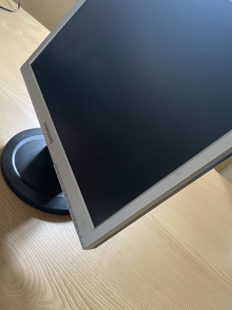 Monitor Samsung SyncMaster 720N
