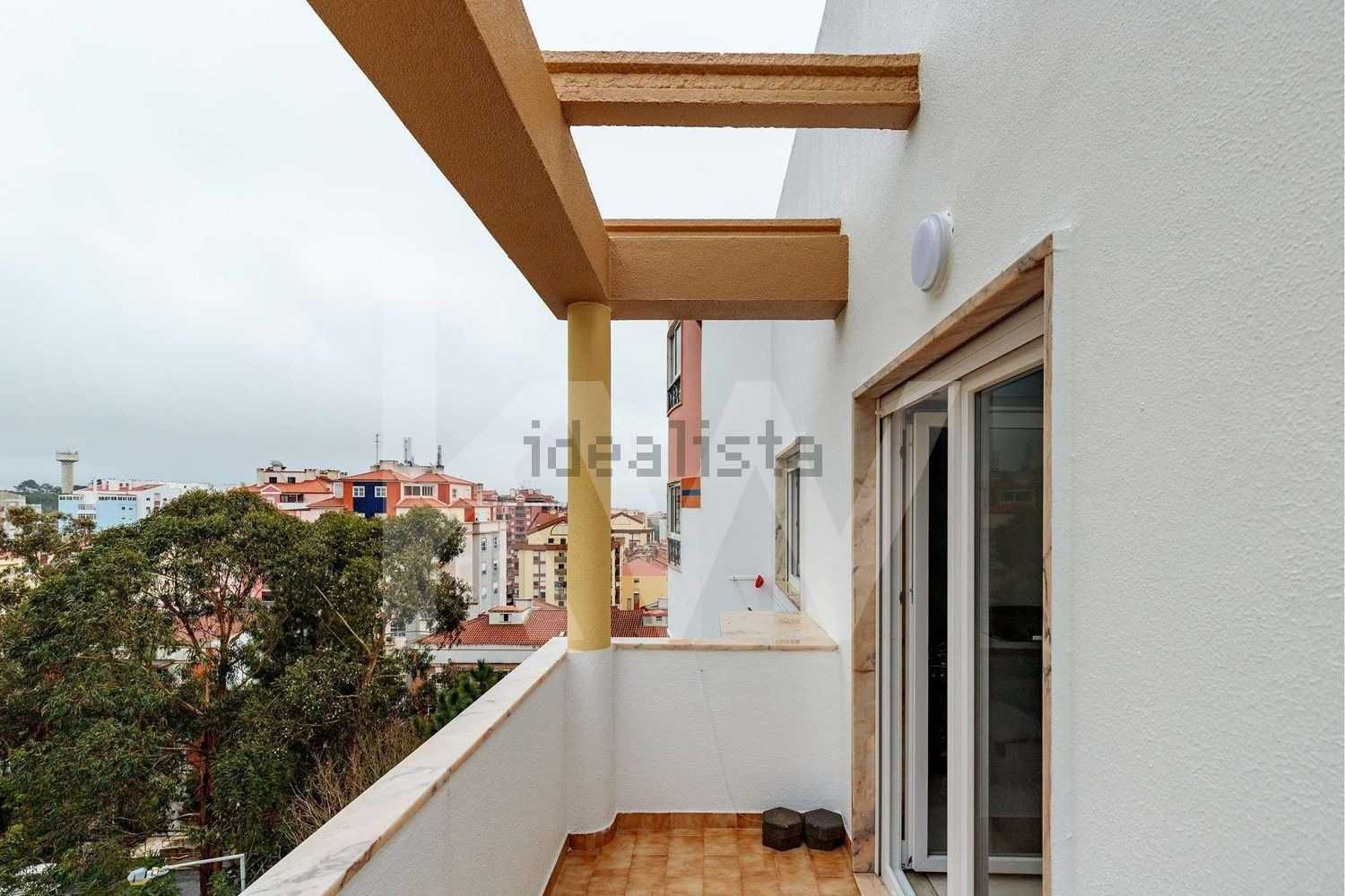 Apartamento Duplex T4 com Garagem Privada – Tapada das Mercês, Sintra