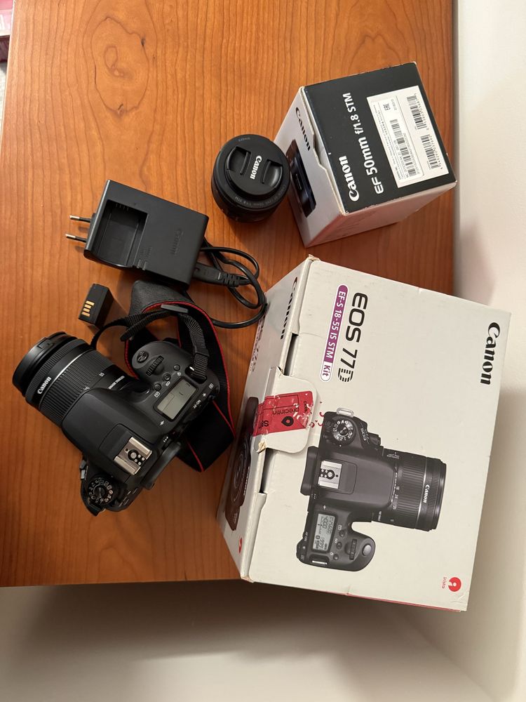 Canon 77D com extras