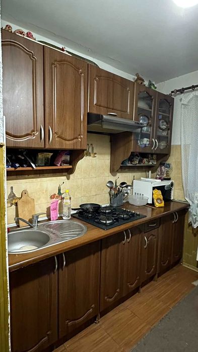 Оренда ізольованої кімнати в 3-ох кімн. квартирі по вул. Щурата