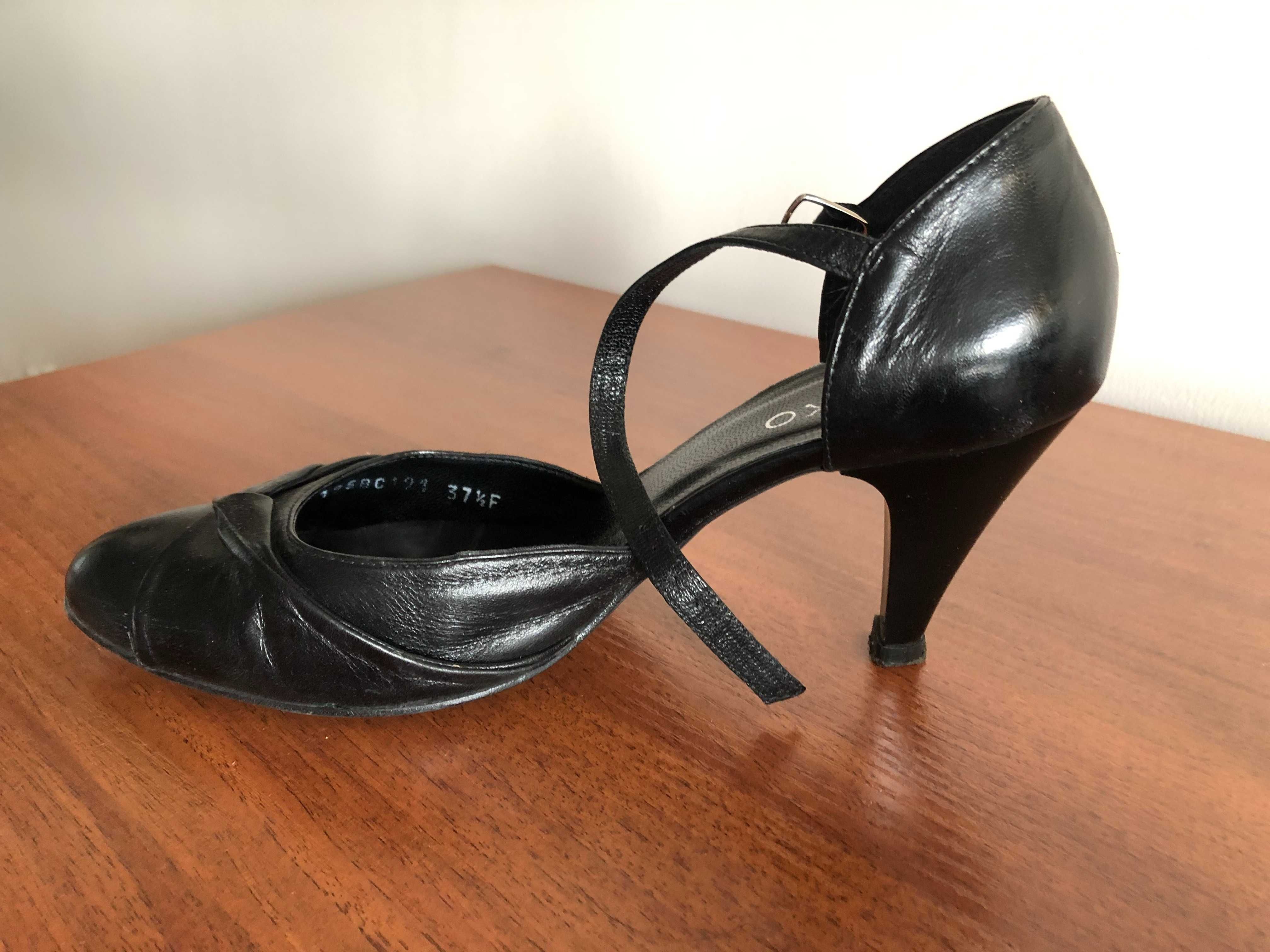 Buty ze skóry licowej w dobrej cenie