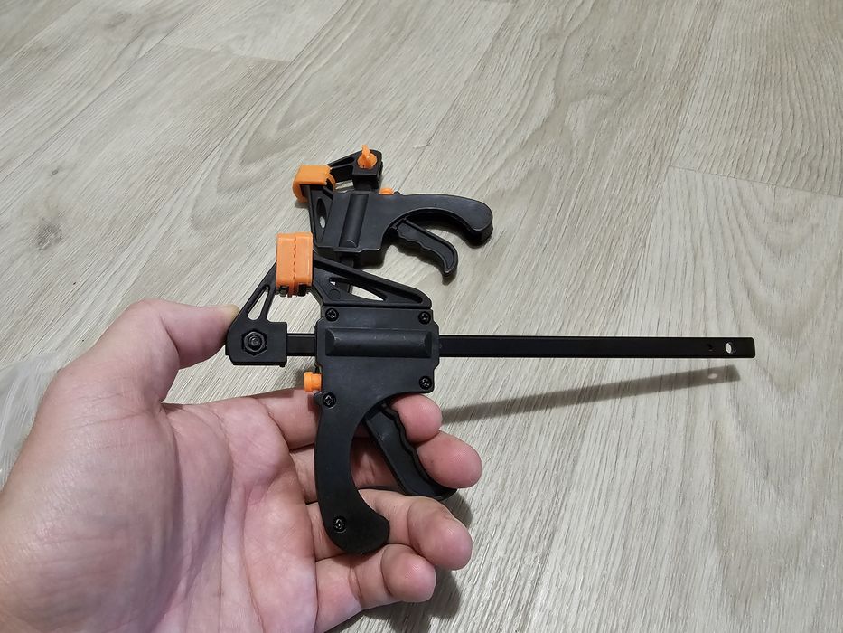 Струбцина швидкозатискна/Затискач