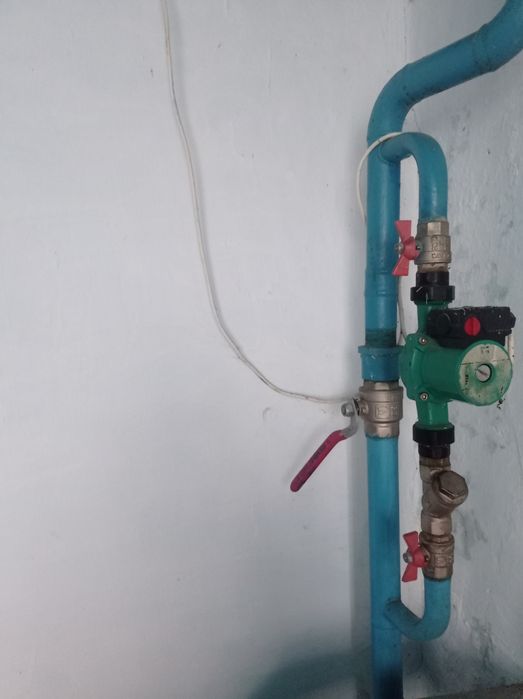 Оселя біля Чернігова. Поряд річка Десна. Є-ВІДНОВЛЕННЯ.