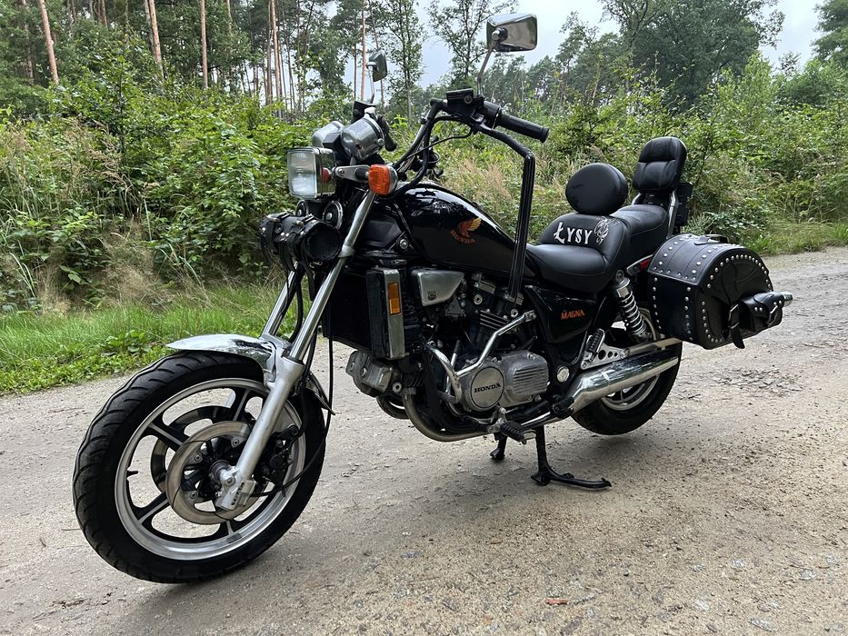 Honda VF700 Magna 80KM 40tys km sakwy oparcie ubrany transport ZAMIANA