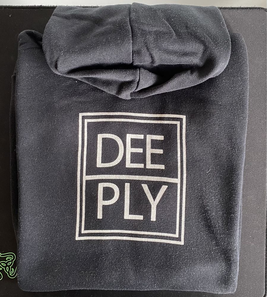 Sweatshirt Deeply