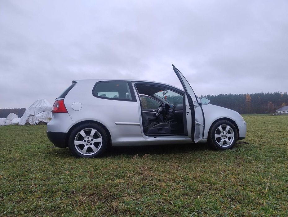 Sprzedam Golfa 5