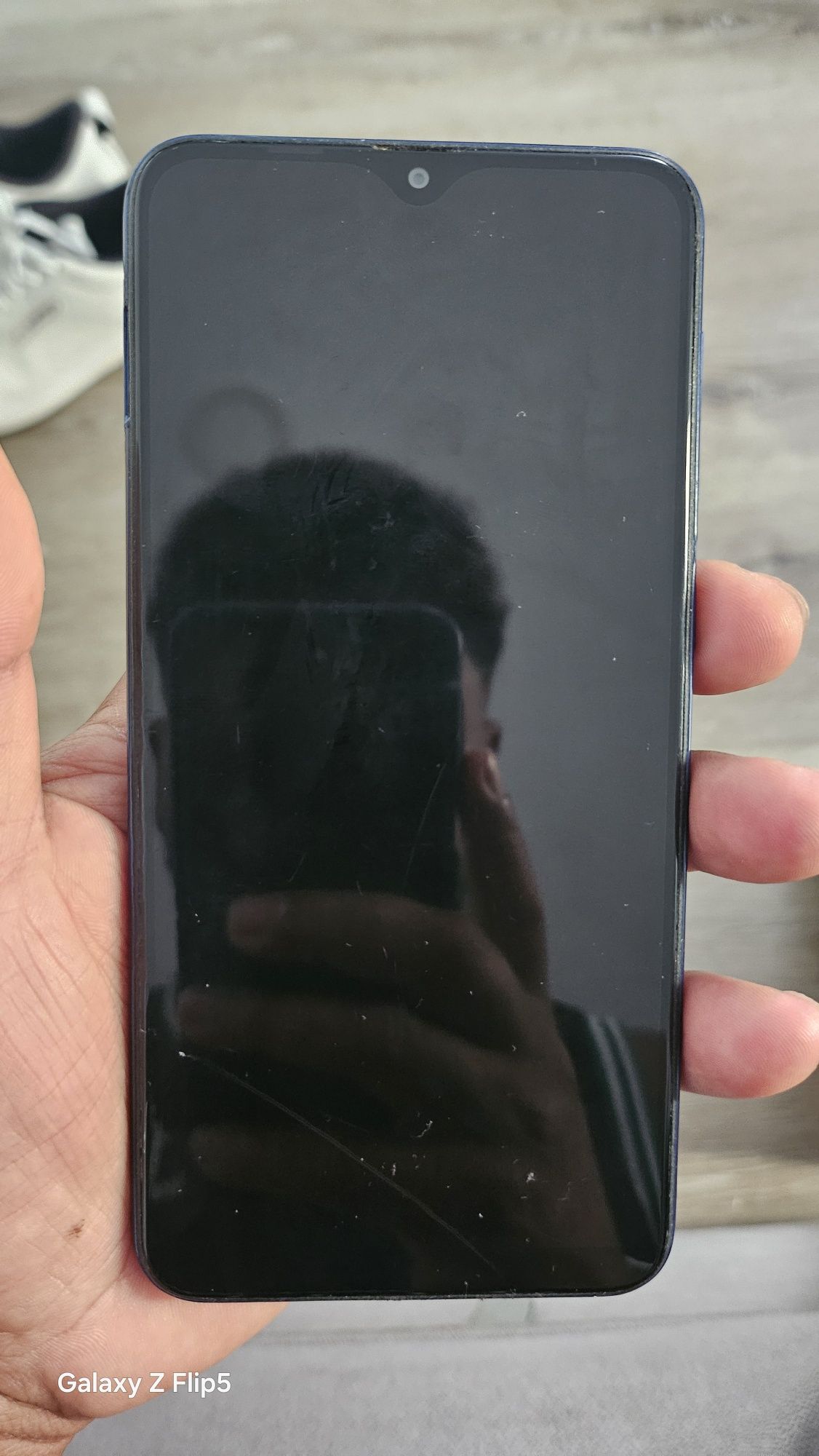 Samsung A10 pequeno trincado