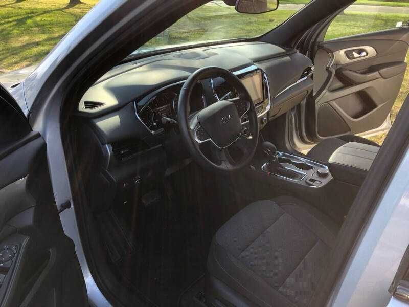 2022 Chevrolet Traverse LT Cloth