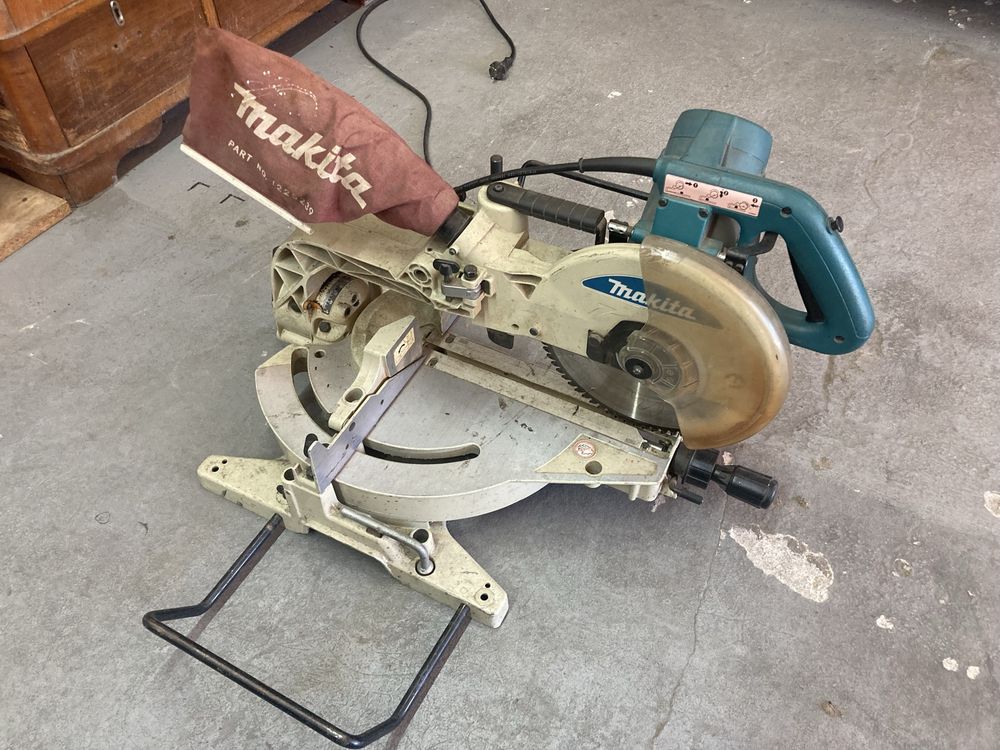 Торцовочна пила Makita ls 1013