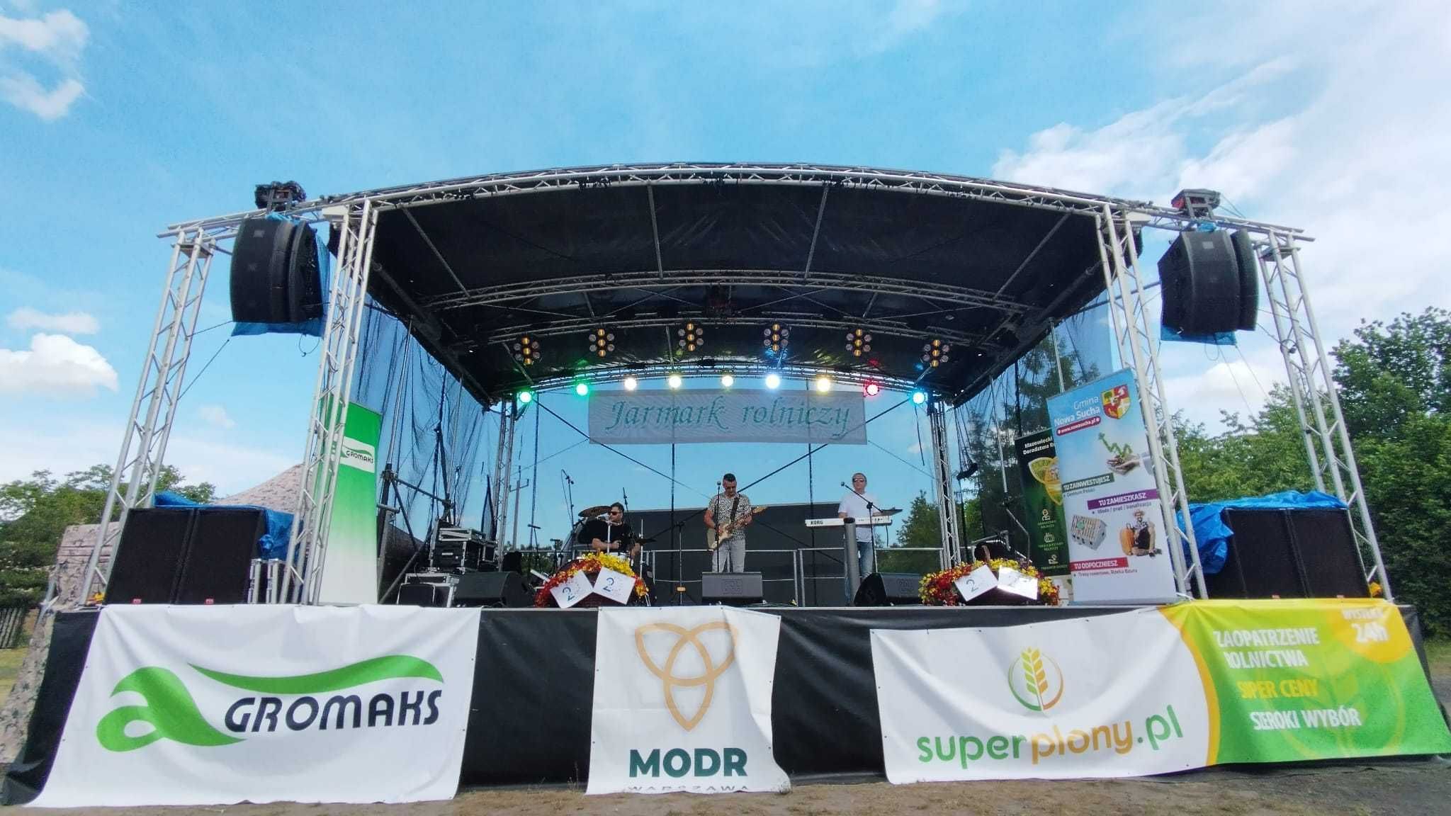 Technika Estradowa scena 8x6m nagłośnienie oświetlenie. Dożynki eventy