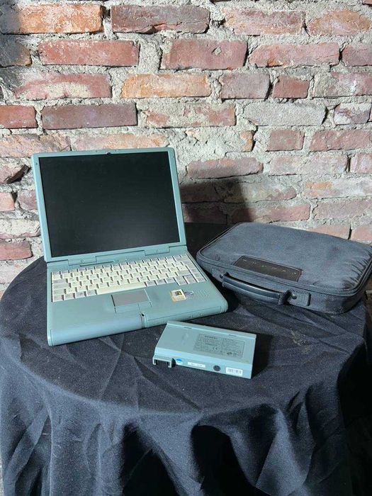 Laptop retro Siemens Scenic Mobile 5 Pentium II Windows 95 vintage