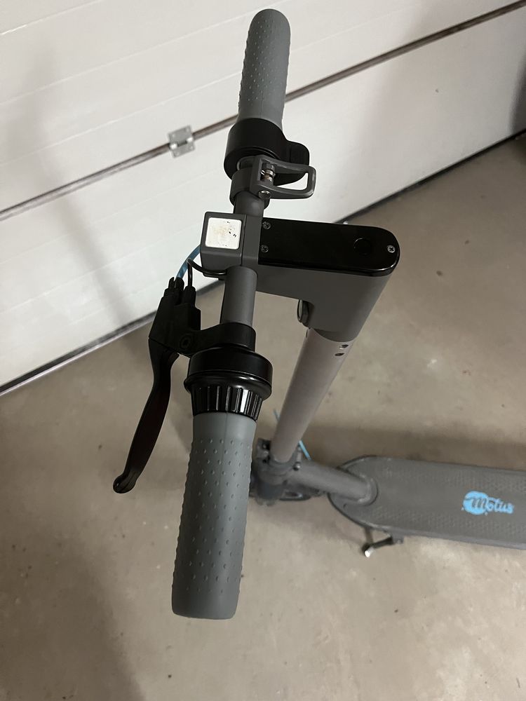 Hujenoga elektryczna motus scooty 10