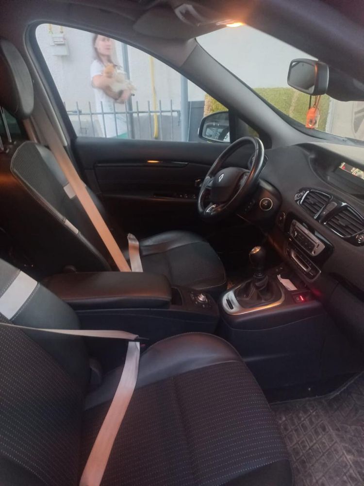 Продам Renault scenic 2013