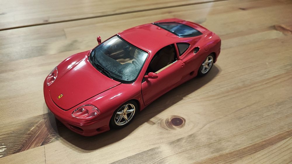 Model Ferrari 360 Modena 1999 Burago 1:18