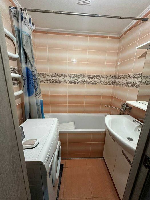 Квартира на Виставці з ремонтом, все залишають