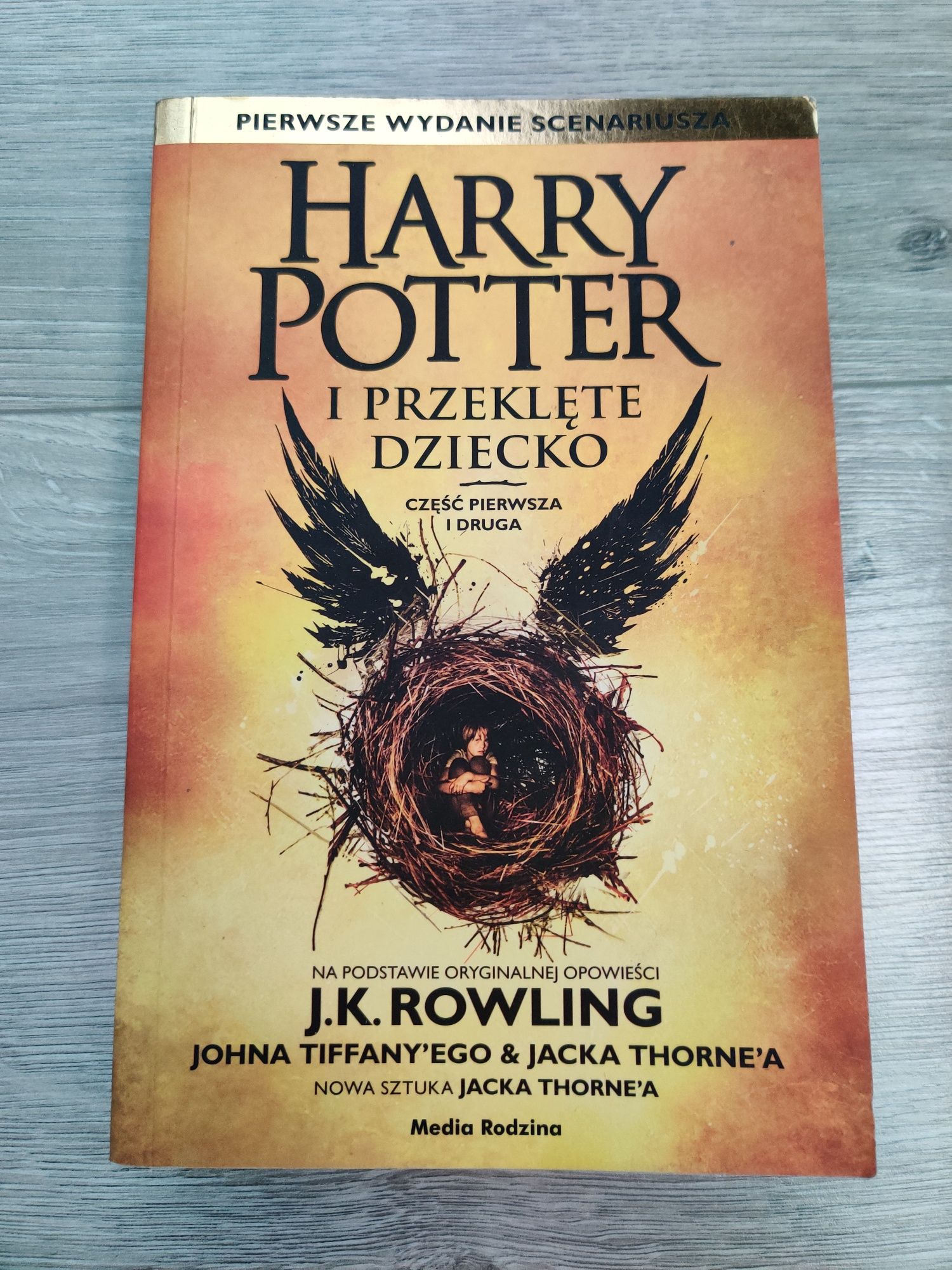 Książka "Harry Potter i przeklęte dziecko" - J.K.Rowling, część 1 i 2