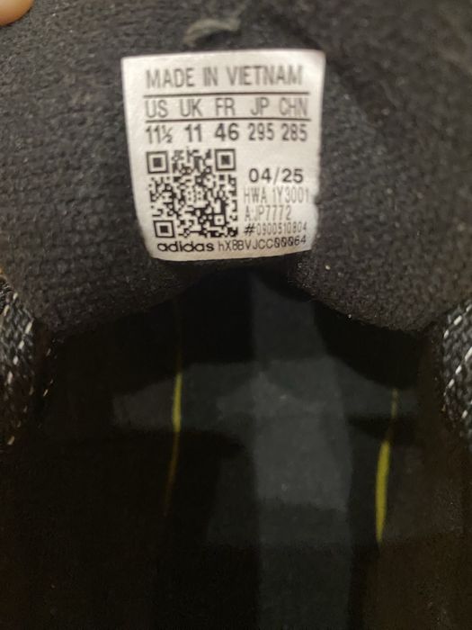 Продам кроссовки adidas