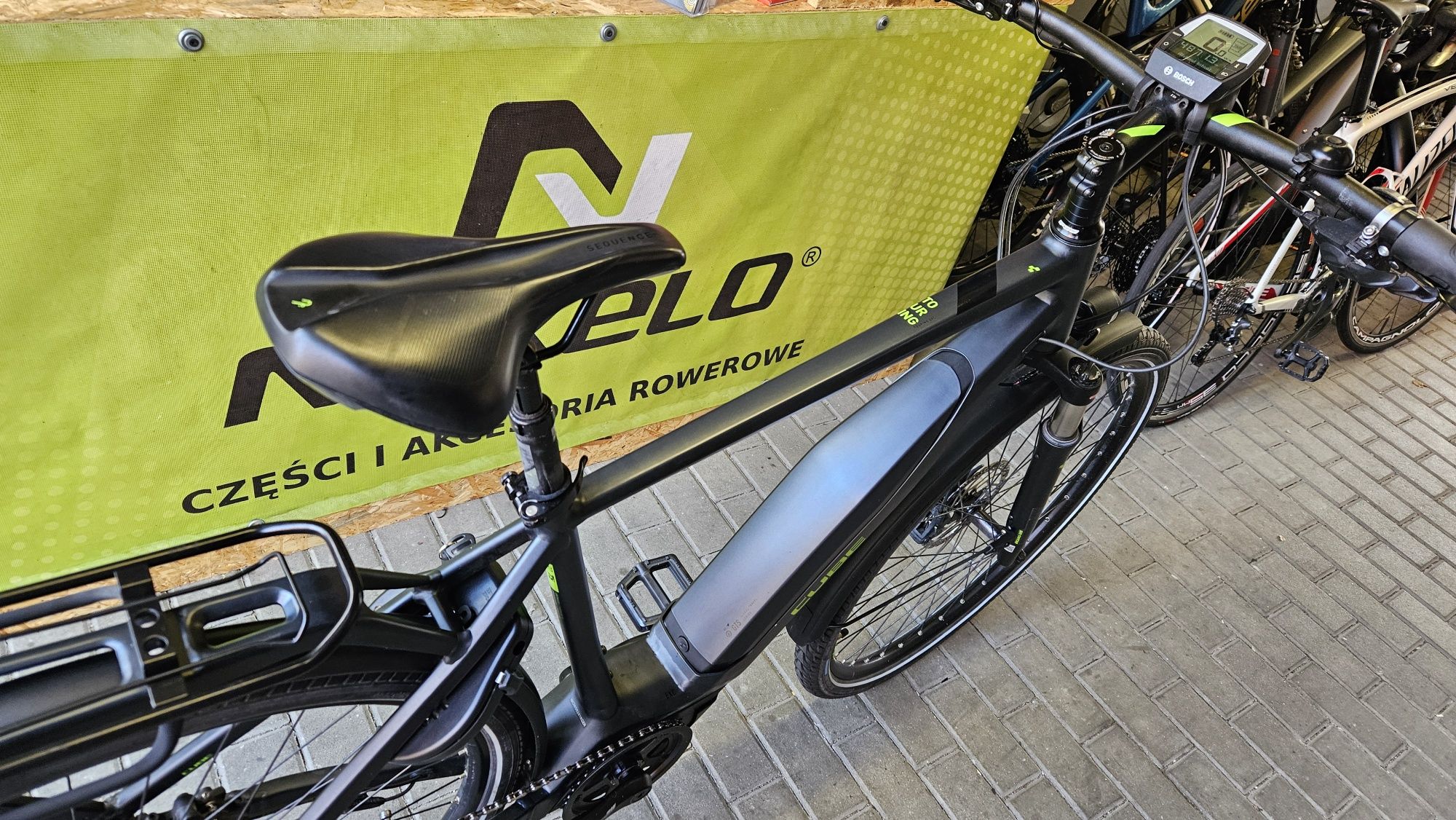 CUBE Tourung EXC rower elektryczny ze wspomaganiem BOSCH Performance L