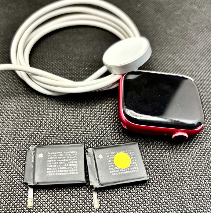 Apple Watch Series 8, + 2 baterie 84% i 100%