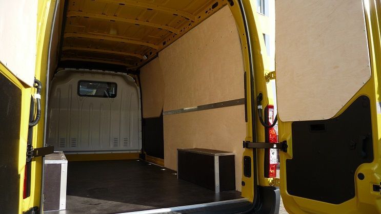 Opel Movano L3H2 zabezpieczenie paki zabudowa ze sklejki
