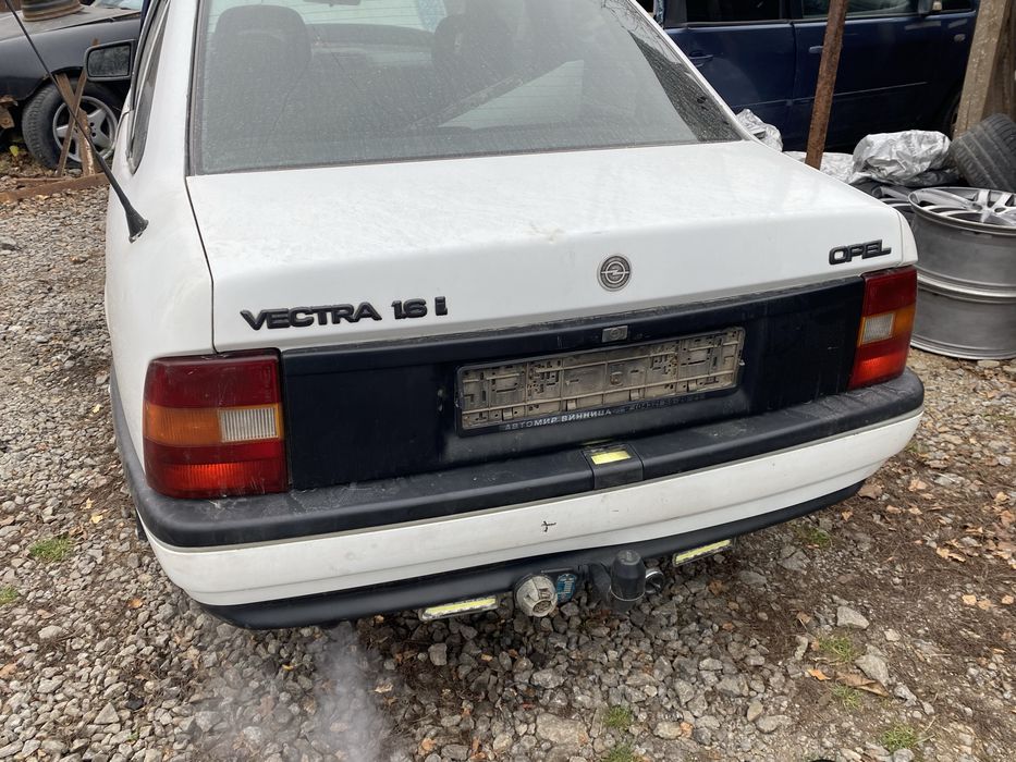 Opel Vectra A по запчастинах.