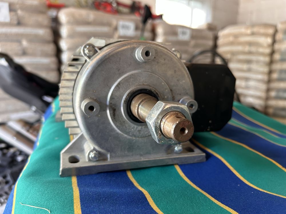 Silnik elektryczny stołowy przecinarki EBF 80L 2-F/002-14TK/62