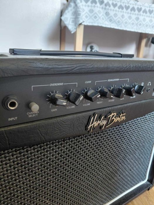 Gitara elektryczna Squier Sonic Strat + wzmacniacz