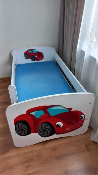 łóżko dziecięce z samohodem