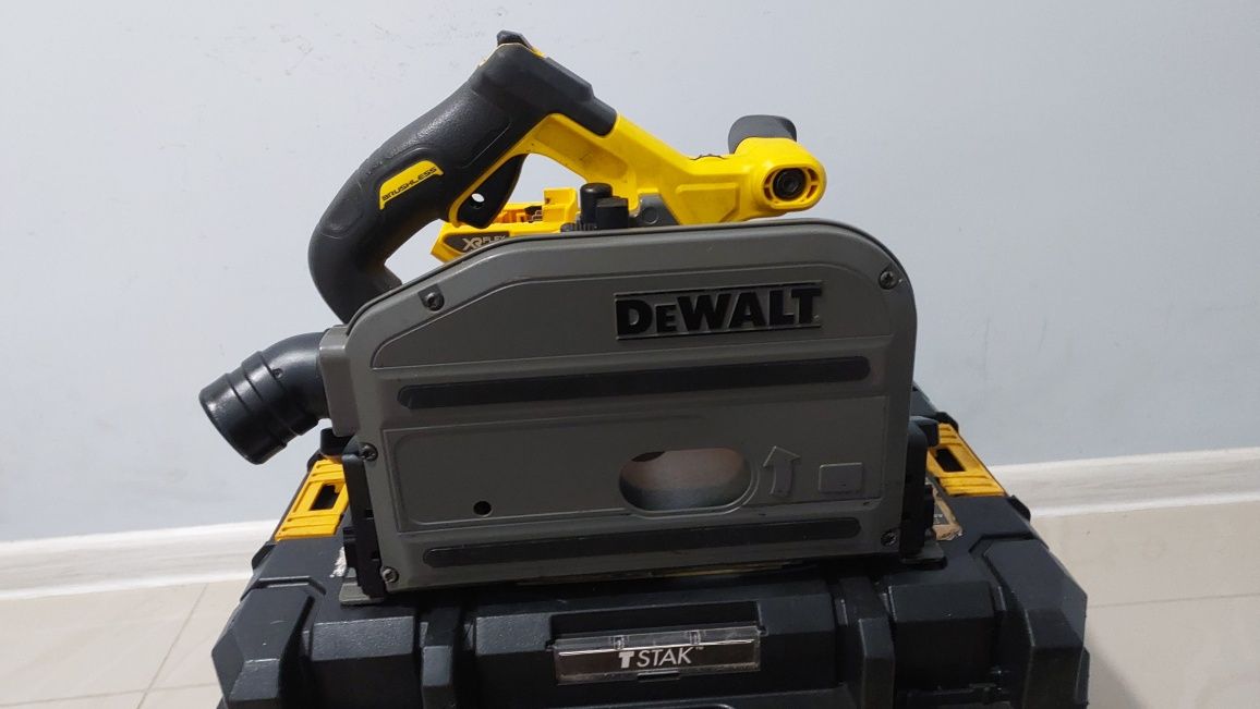 Пила занурювальна акумуляторна FLEXVOLT DeWALT DCS520