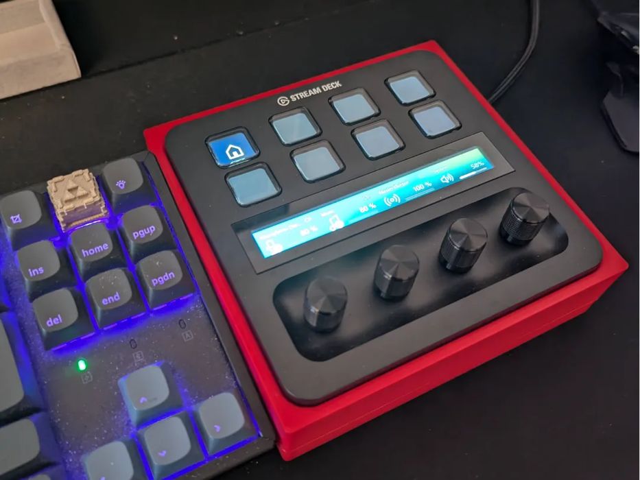 Suporte Fixo Stream Deck Plus com Gestão de Cabos