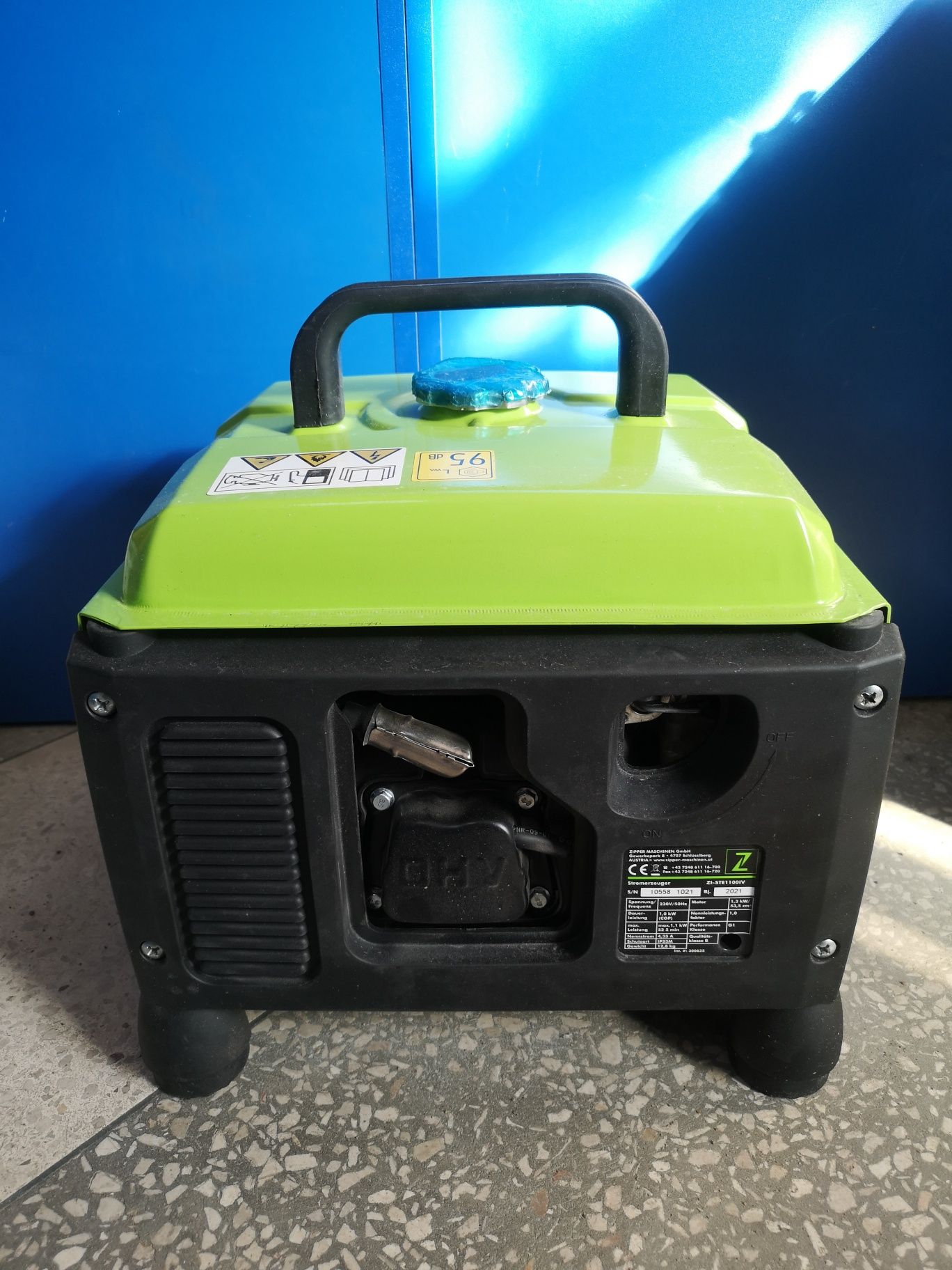 Инверторный генератор Zipper ZI-STE1 100IV