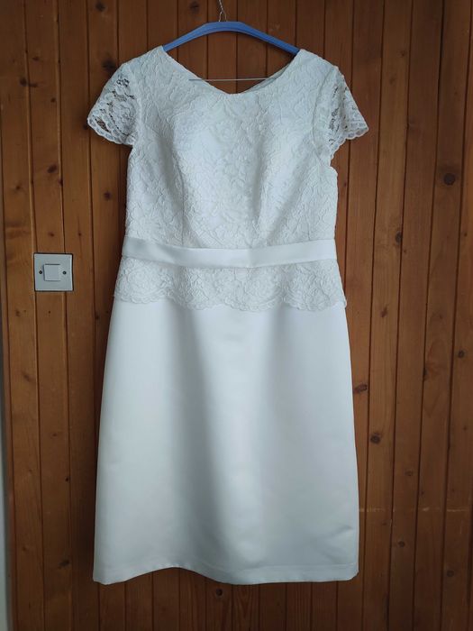 Sukienka ślubna (wyjściowa) z narzutką r. 44 założona 1 raz z Niemiec