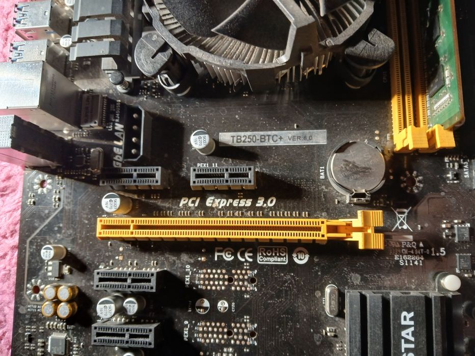 Комплект Biostar B250 BTC ver6.0 + intel pentium G4400 + DDR4 4GB