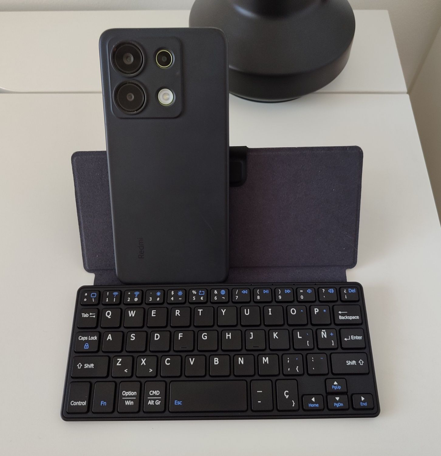 Teclado Bluetooth dobrável com suporte