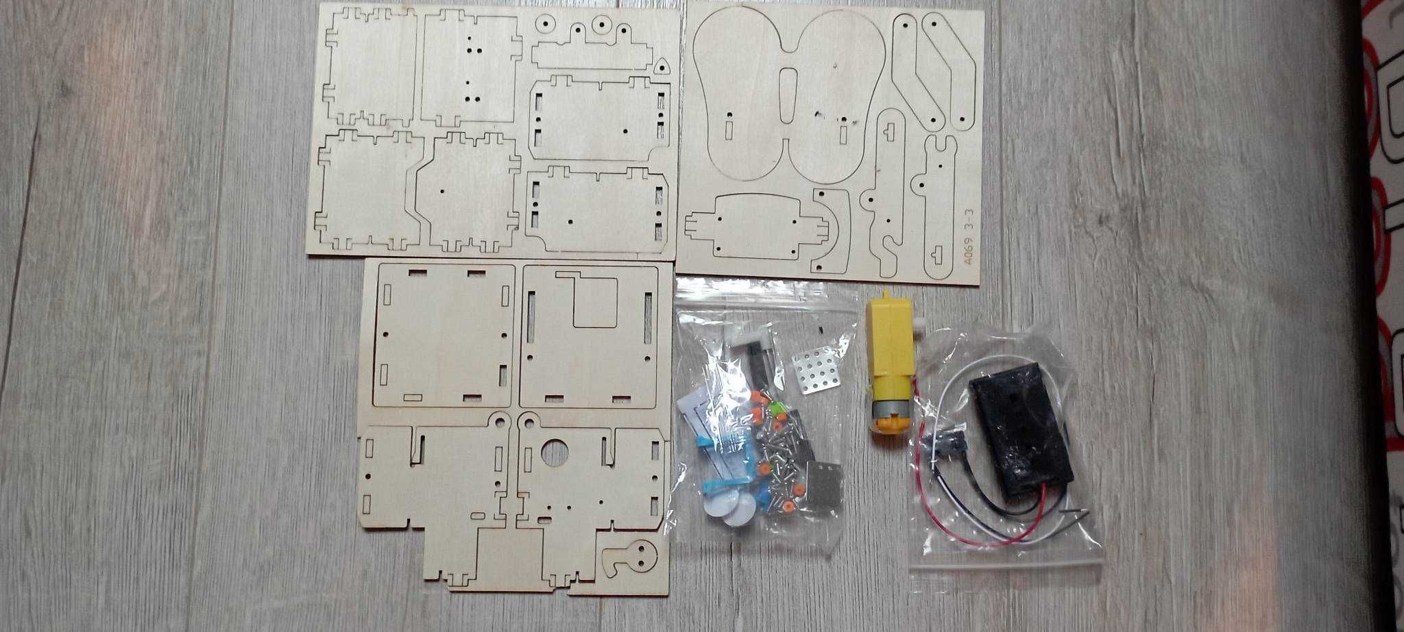 Drewniane puzzle 3D Robocik Pożerający Monety STEM