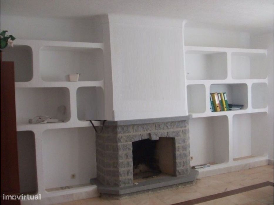 Moradia Geminada T6 em Sousel