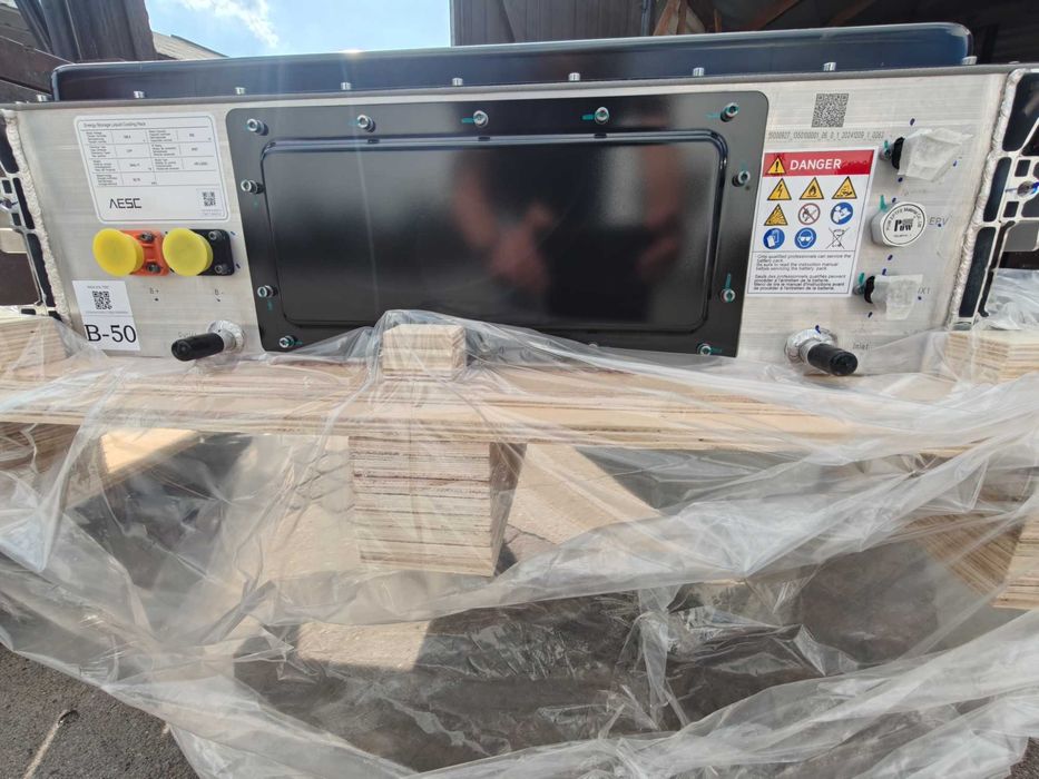 Nowa bateria 166.4V 52S1P LFP 305Ah chłodzona cieczą do magazynu energ