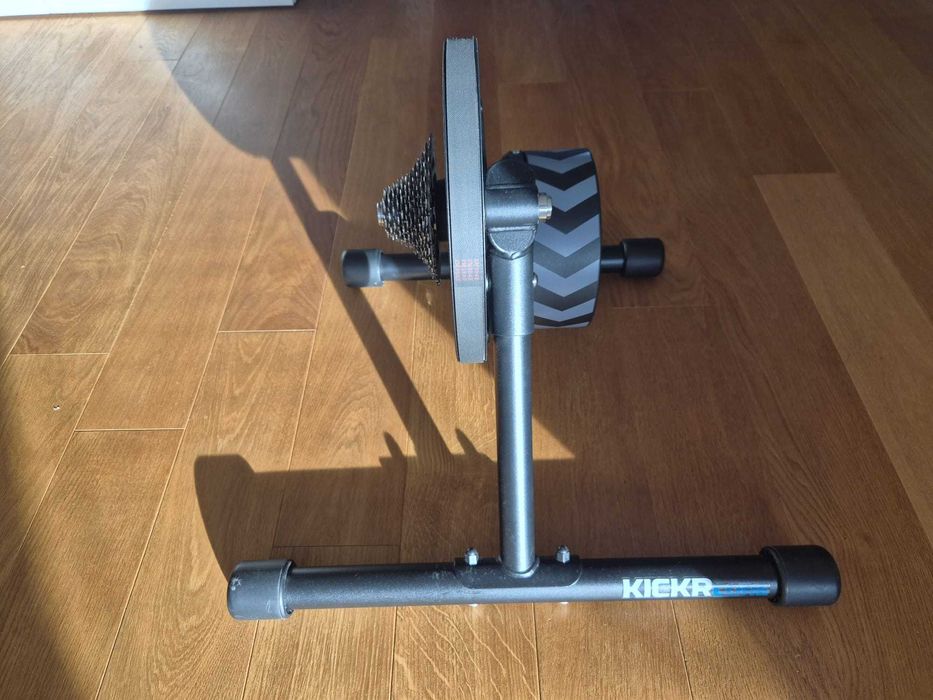 Trenażer rowerowy smart Wahoo Kickr Core stan idealny + dodatki