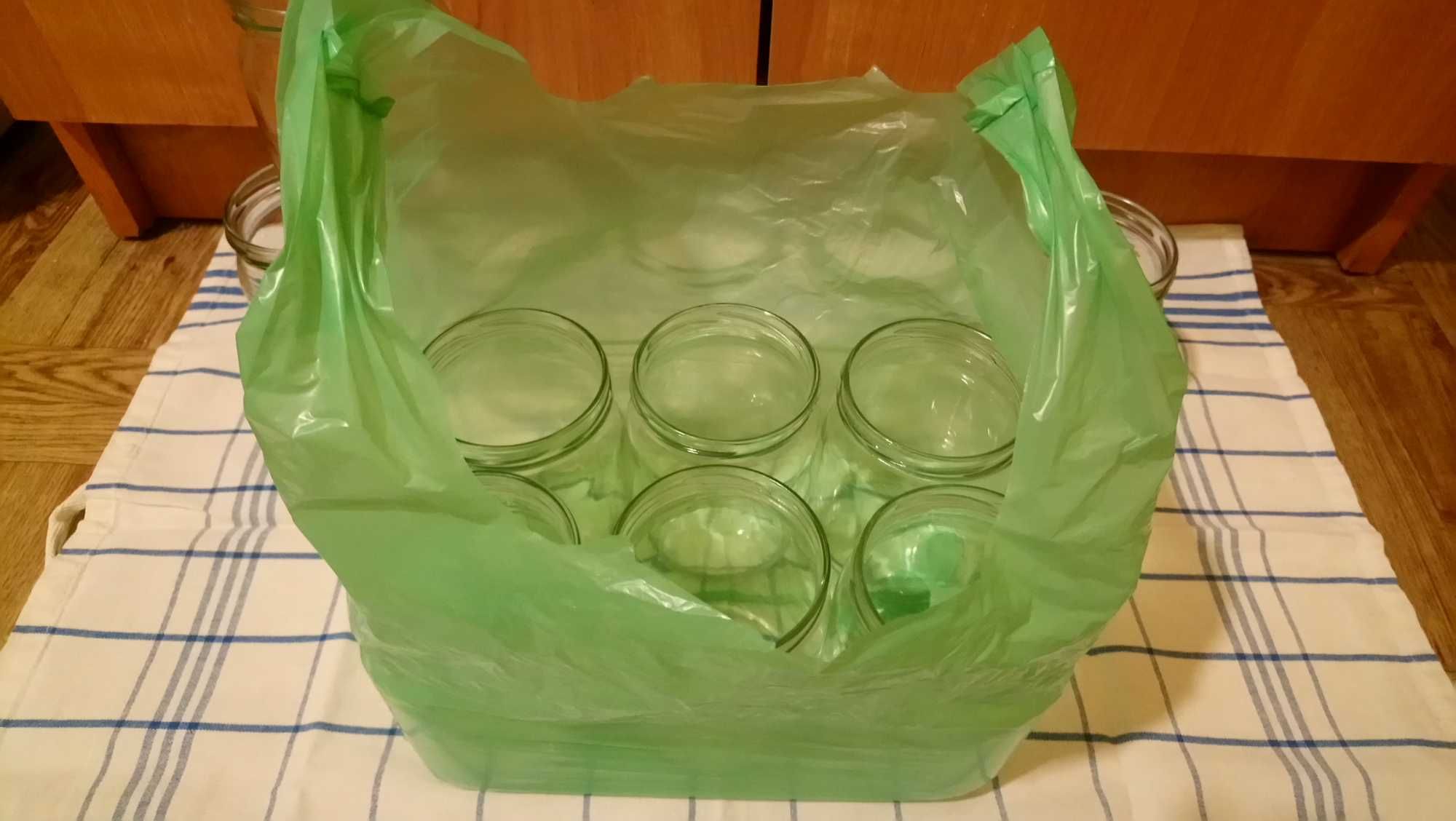 Słoiki 540 ml z nakrętkami