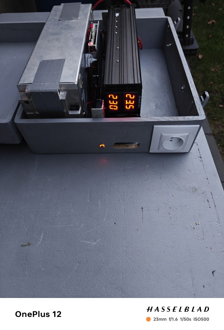 Magazyn energii z wyjściem na 220v