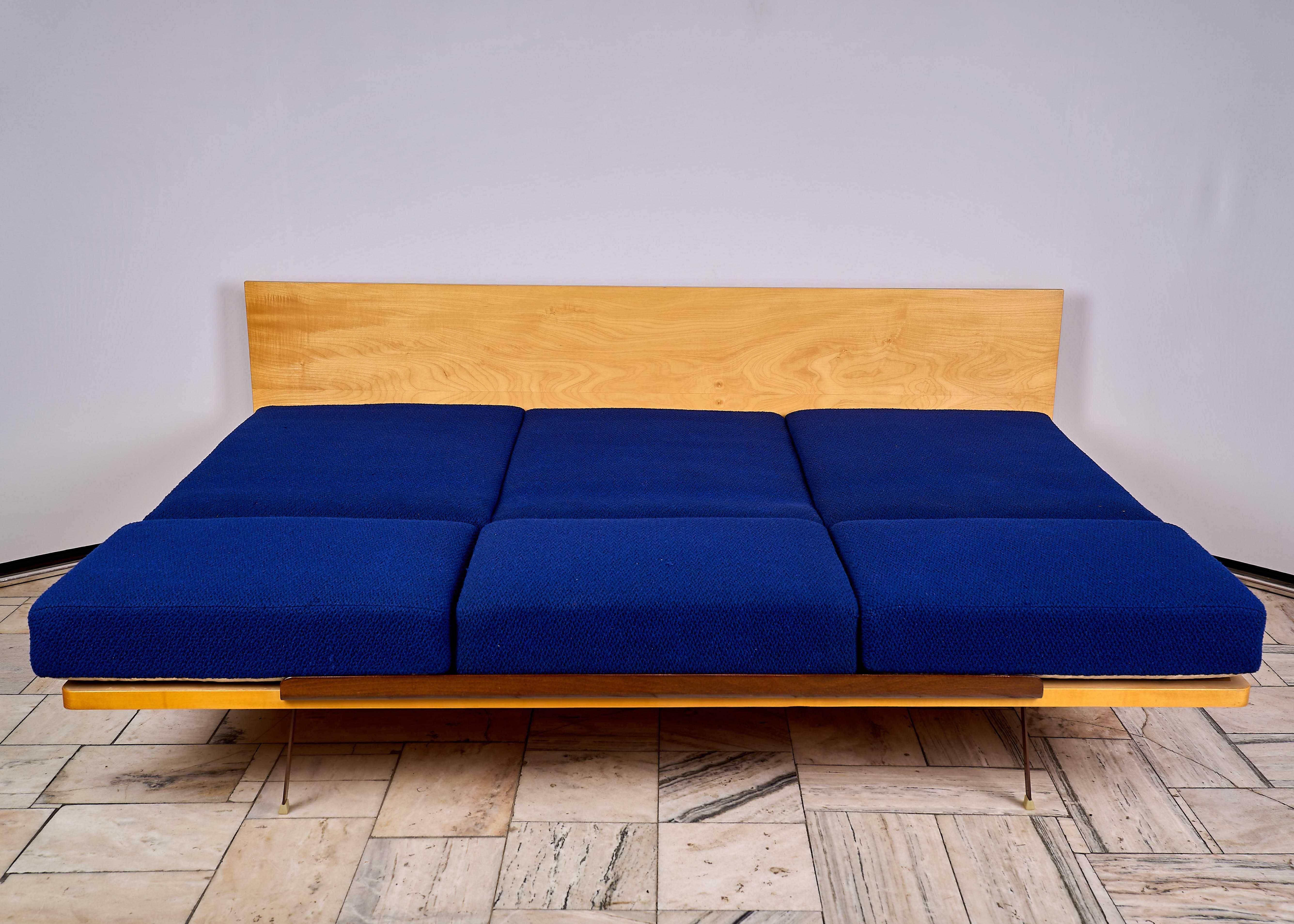Sofa rozkładana UP ZAVODY Czechosłowacja lata 60'